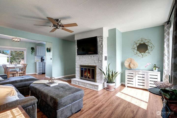 Property Photo: 16029 11th Avenue SW WA 98166