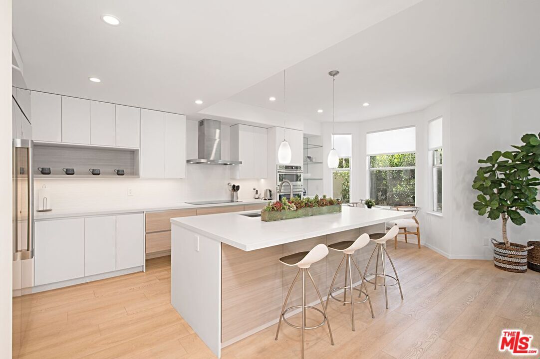 Property Photo:  6481   Zuma View Pl 109  CA 90265 