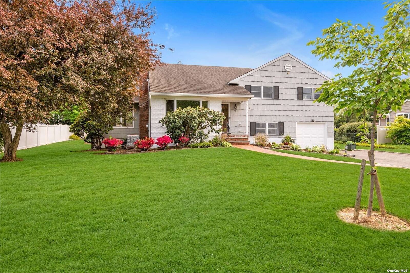 Property Photo:  18 Wallingford Drive  NY 11747 