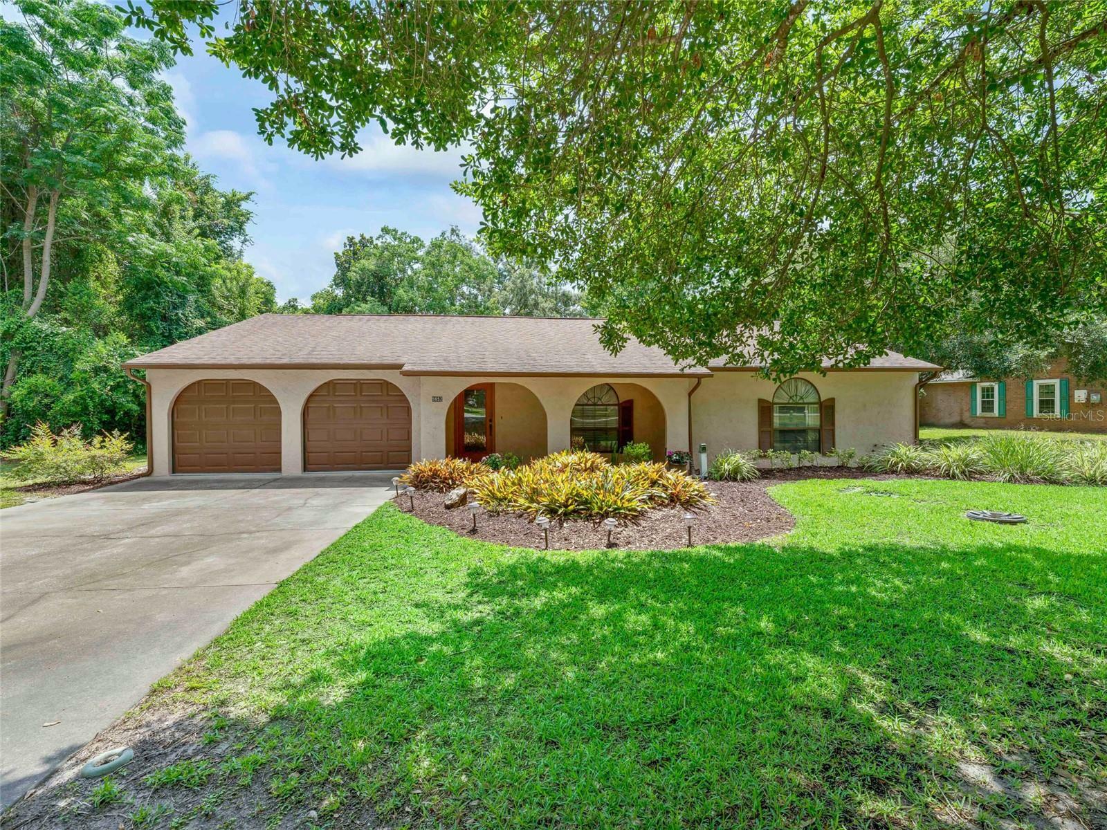 Property Photo:  9852 Fairway Circle  FL 34788 