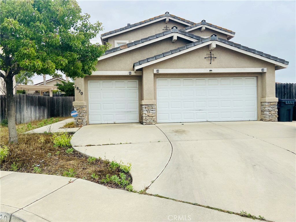 Property Photo:  1820 Amy Way  CA 93454 