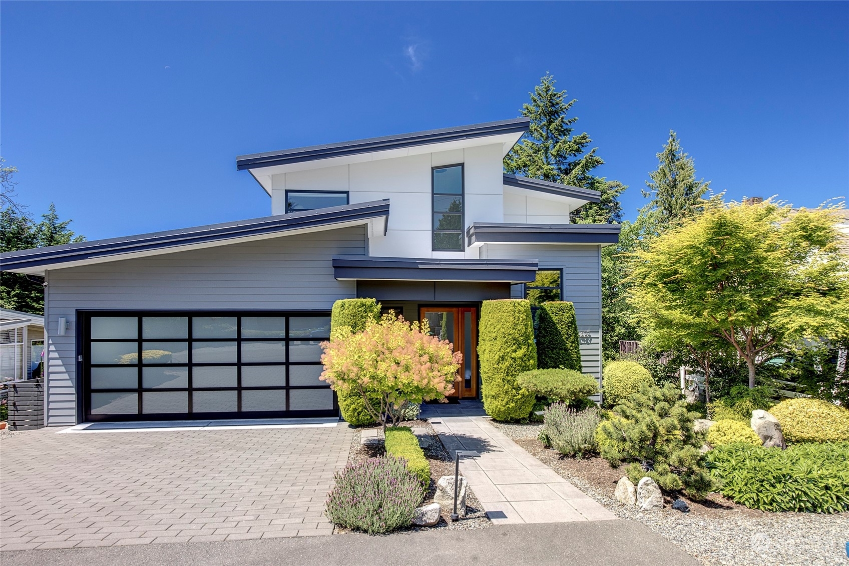 Property Photo:  2427 64th Avenue SE  WA 98040 