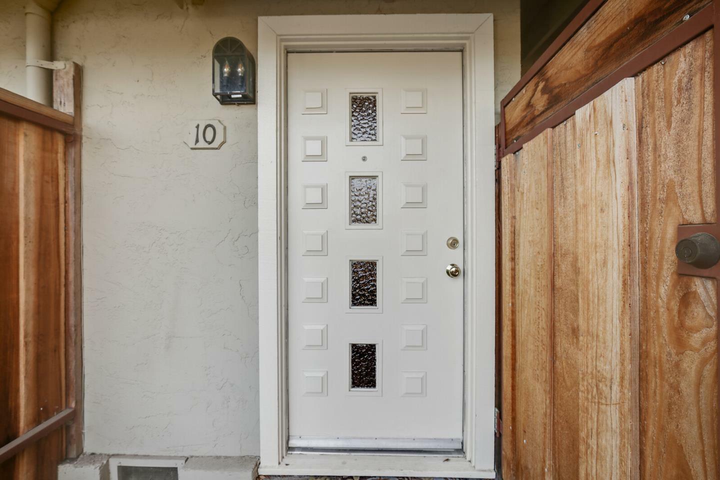 Property Photo: 1155 Weyburn Lane 10 CA 95129