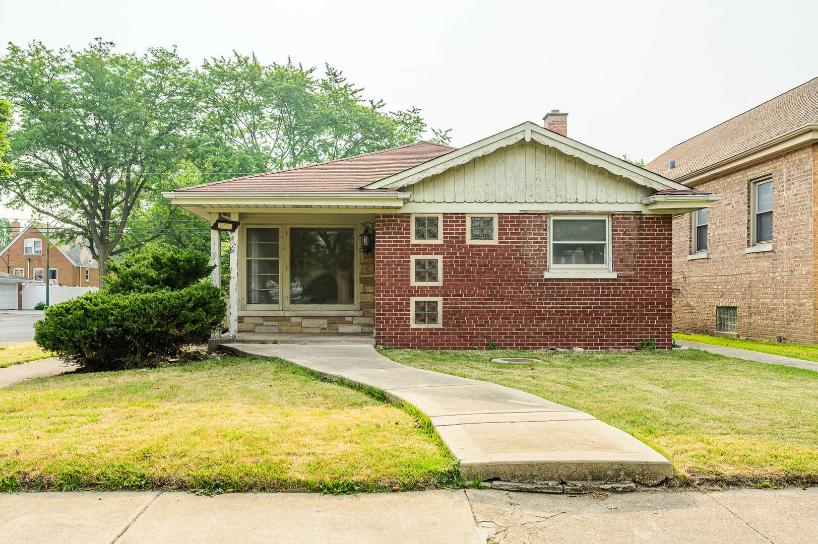 Property Photo:  8201 S Troy Street  IL 60652 