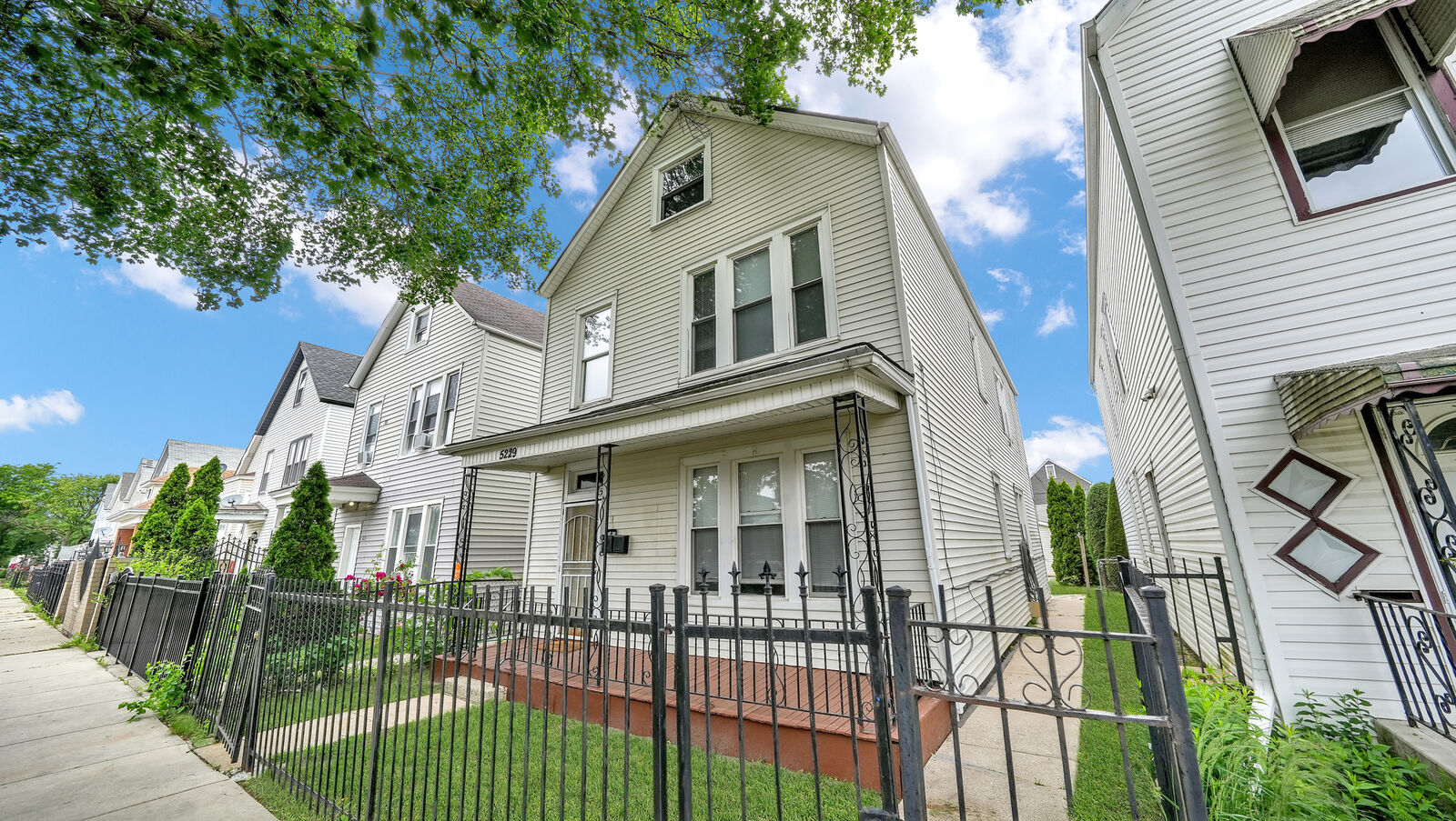 Property Photo: 5229 S Maplewood Avenue IL 60632