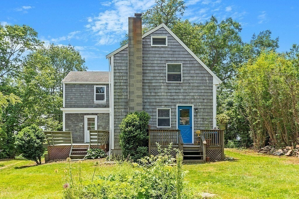 Property Photo:  10 Mount Locust Ave  MA 01966 