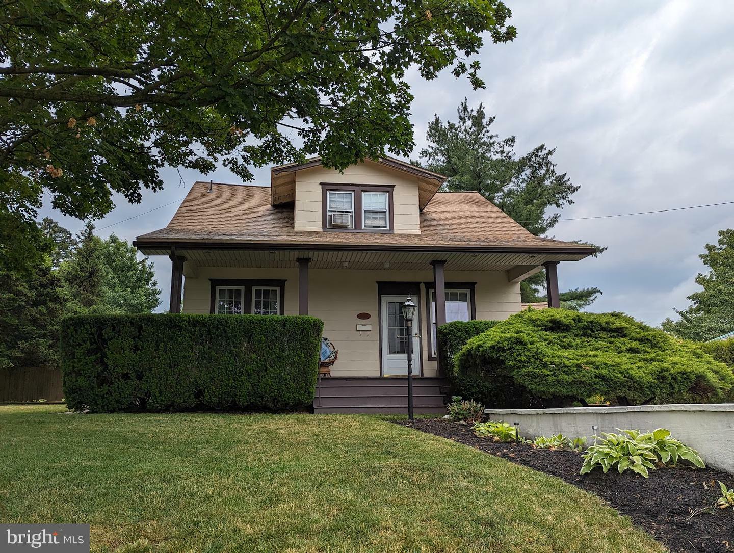 Property Photo:  824 Indiana Avenue  PA 17043 