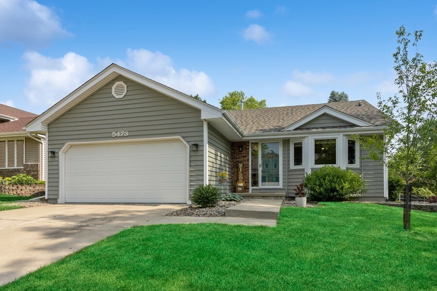 Property Photo:  5473 Dakota Drive  IA 50266 