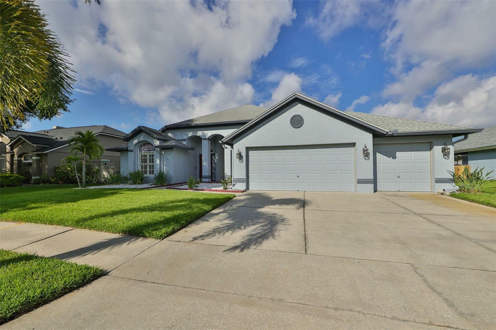 Property Photo:  1523 Lions Club Drive  FL 33511 