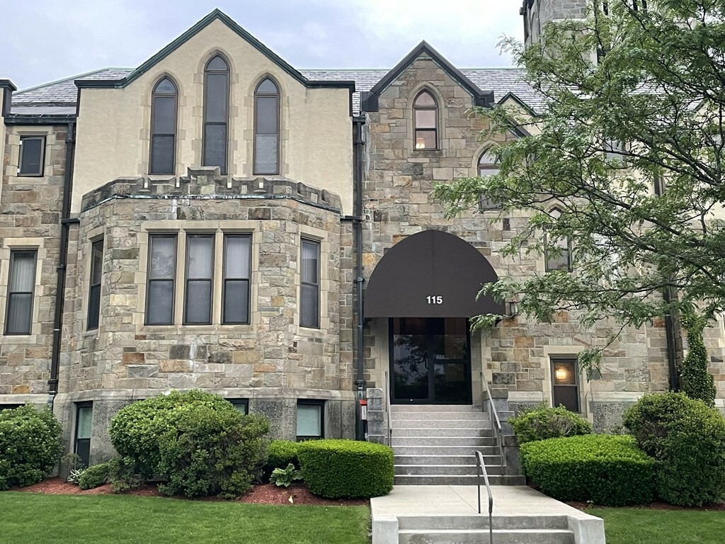Property Photo: 115 Washington St 3C MA 01890