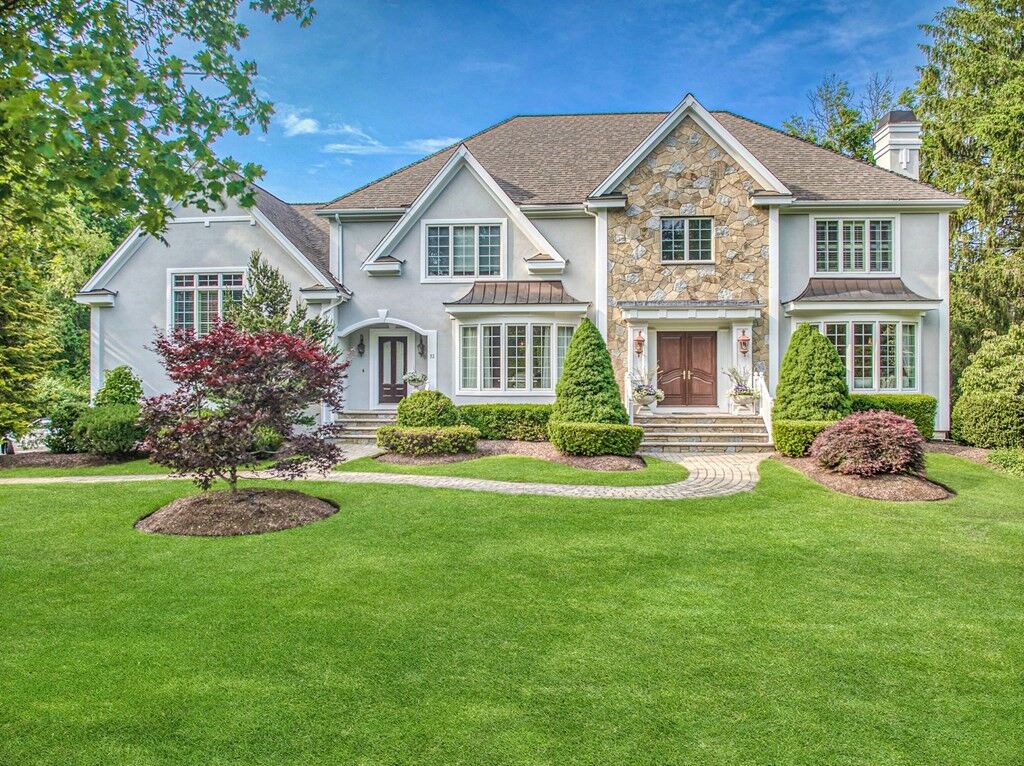 Property Photo: 32 Bancroft Rd MA 01810