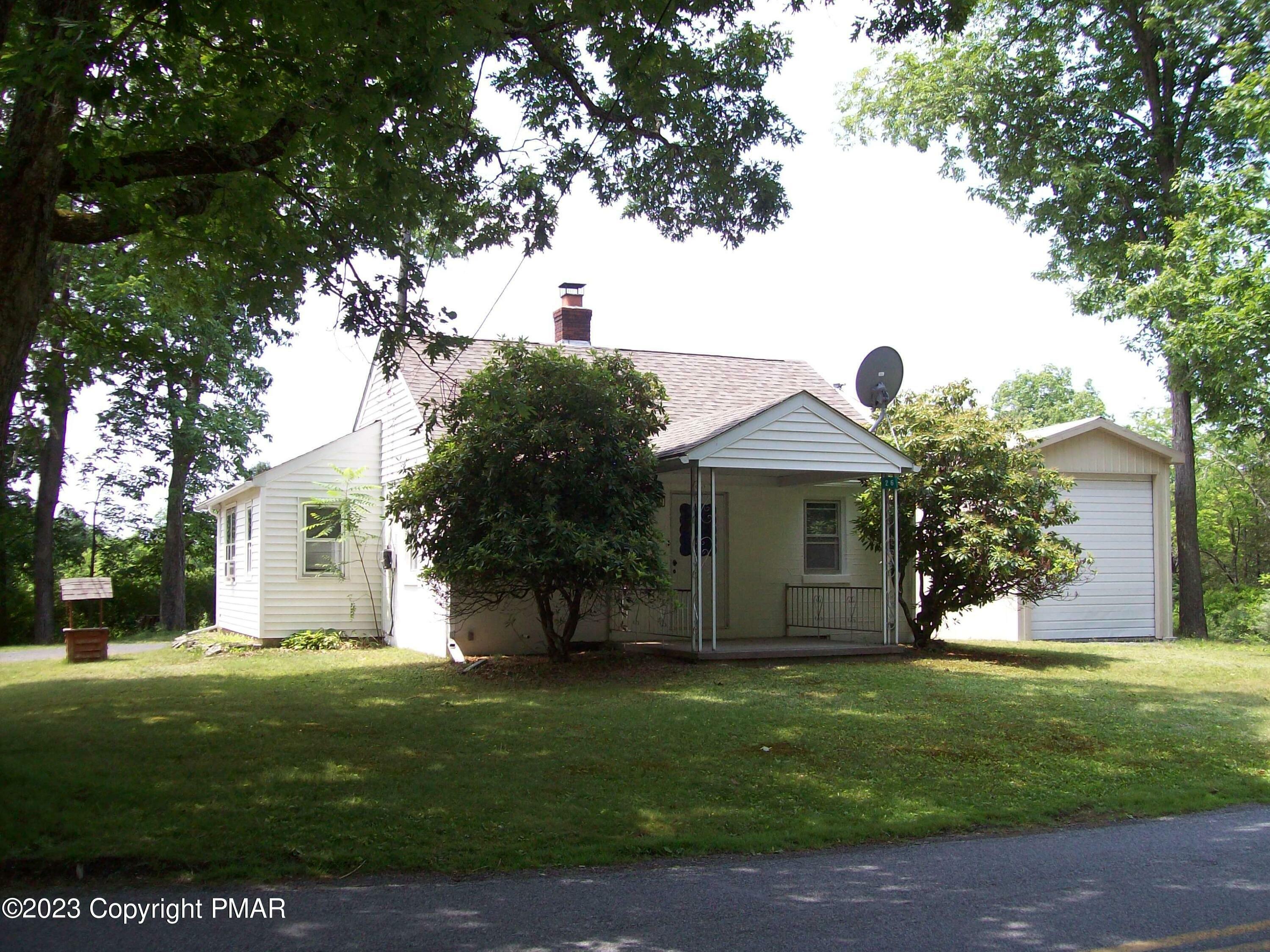 Property Photo:  26 Lower Lakeview Drive  PA 18302 