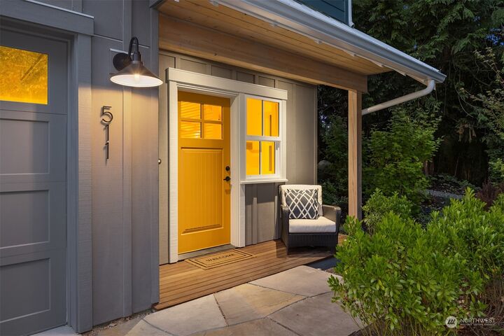 Property Photo: 511 Groos Lane NE WA 98110