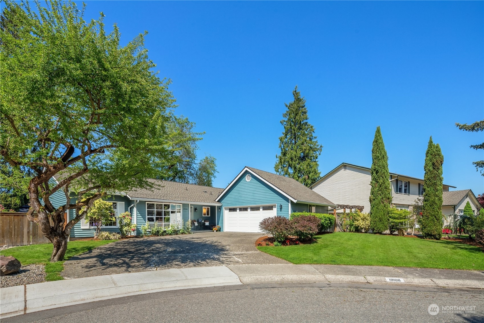 Property Photo:  19108 SE 45th Street  WA 98027 