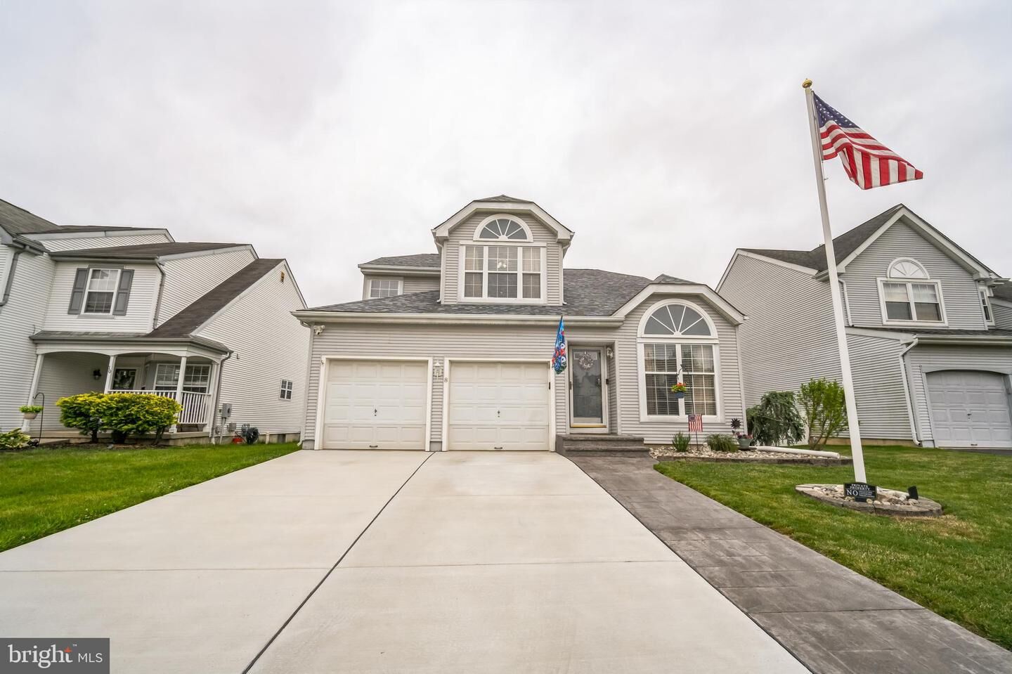 Property Photo:  8 Woodstock Lane  NJ 08016 