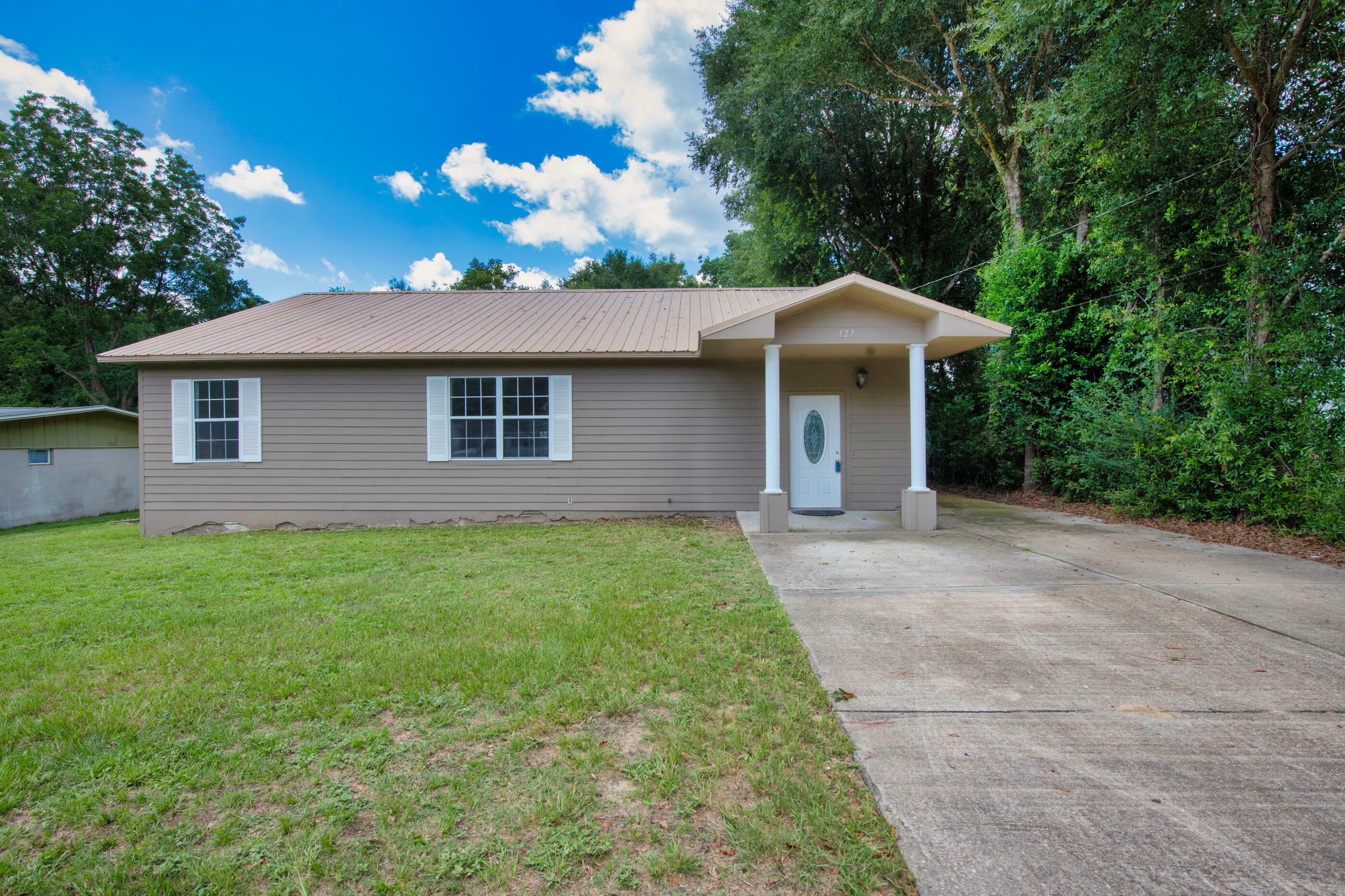 Property Photo:  127 Sikes Drive  FL 32539 