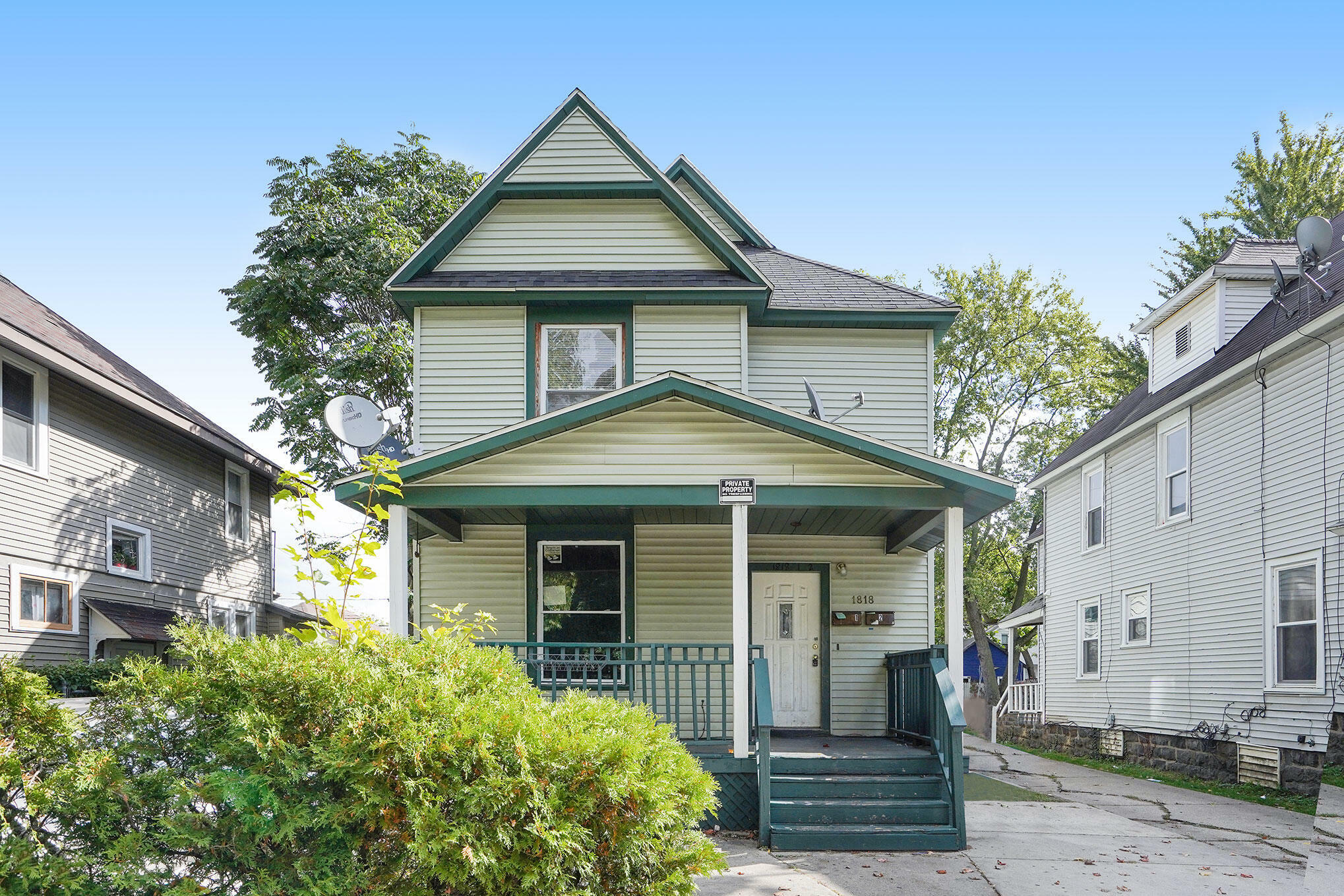 Property Photo:  1816 Horton Avenue SE  MI 49507 