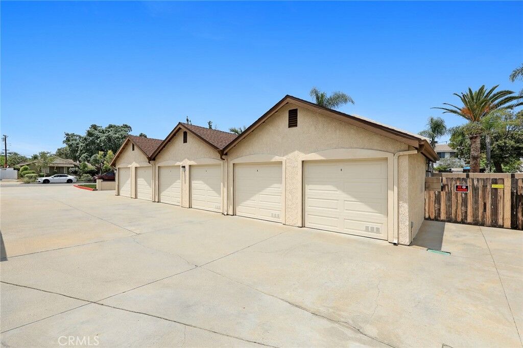 Property Photo:  530 S San Jose Avenue  CA 91723 
