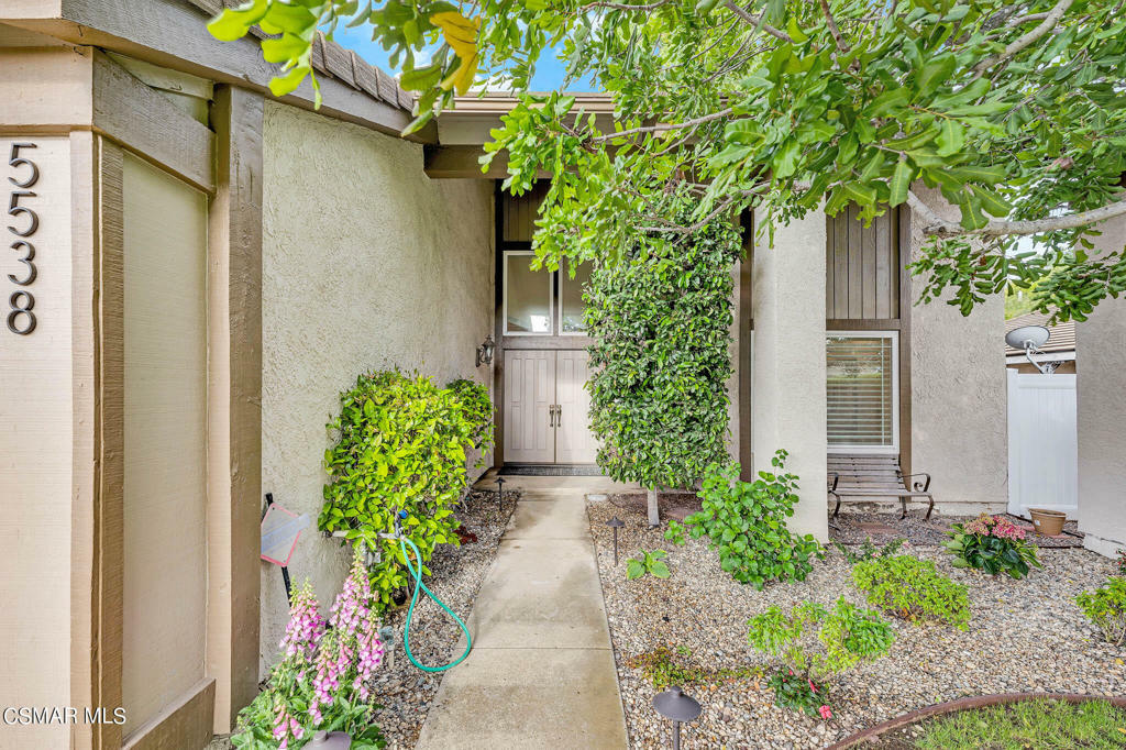 Property Photo:  5538 Cedarhaven Drive  CA 91301 