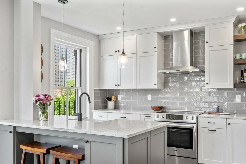 Property Photo:  488-488A Columbus Avenue 5  MA 02118 