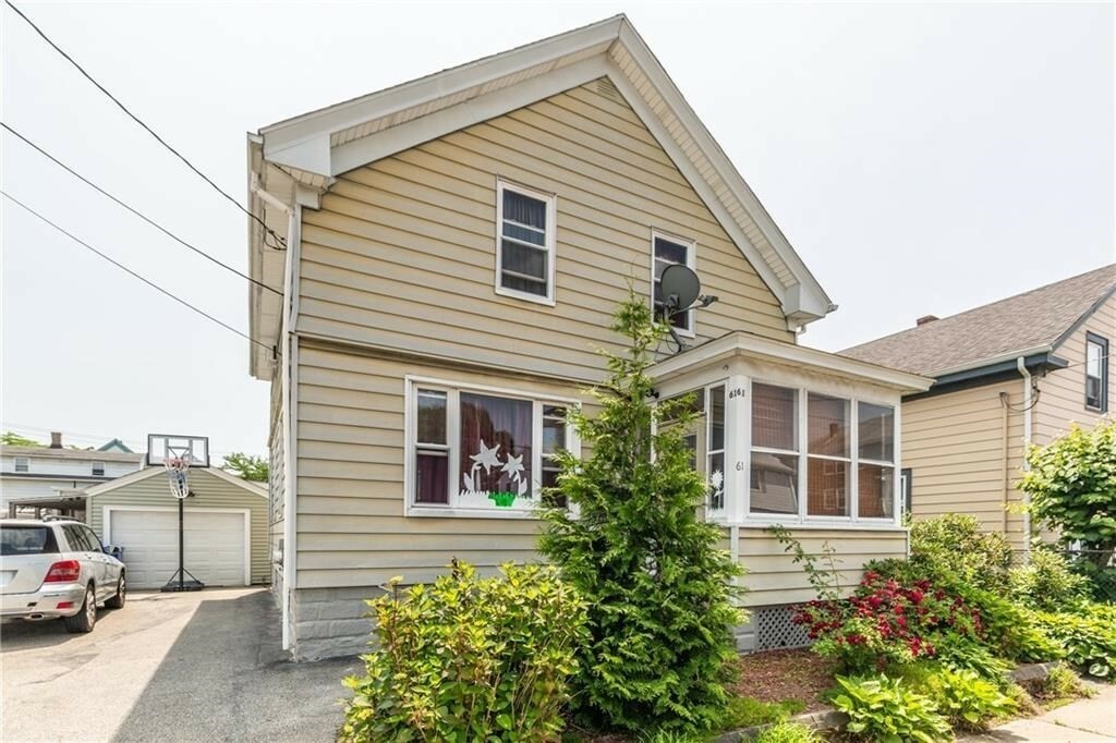 Property Photo:  61 Ivy St  RI 02914 