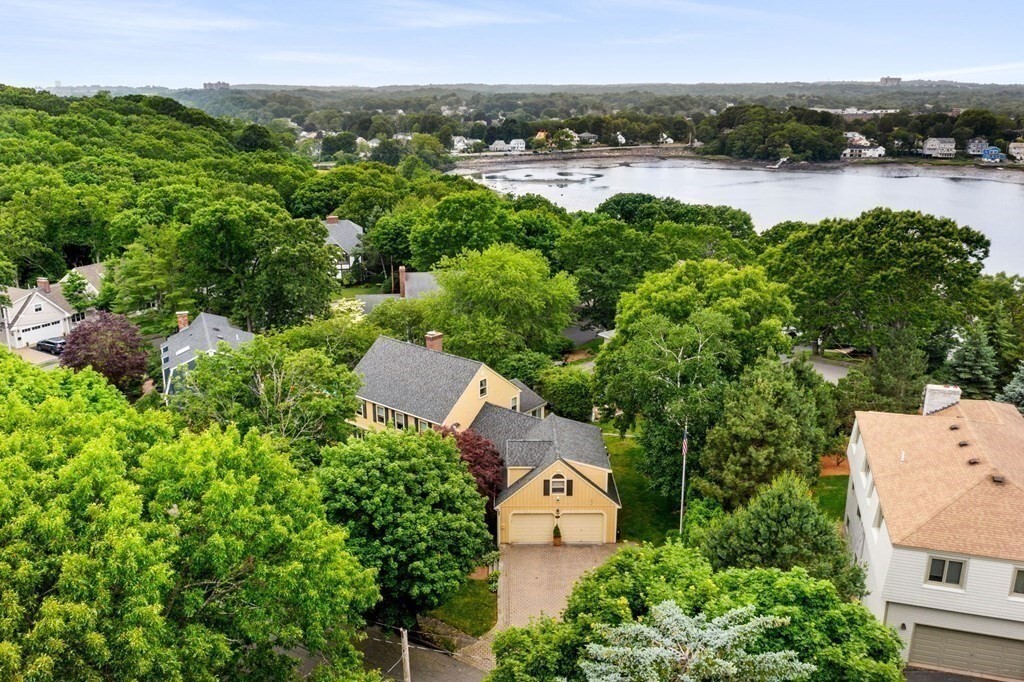 Property Photo: 33 Pinecliff Dr MA 01945