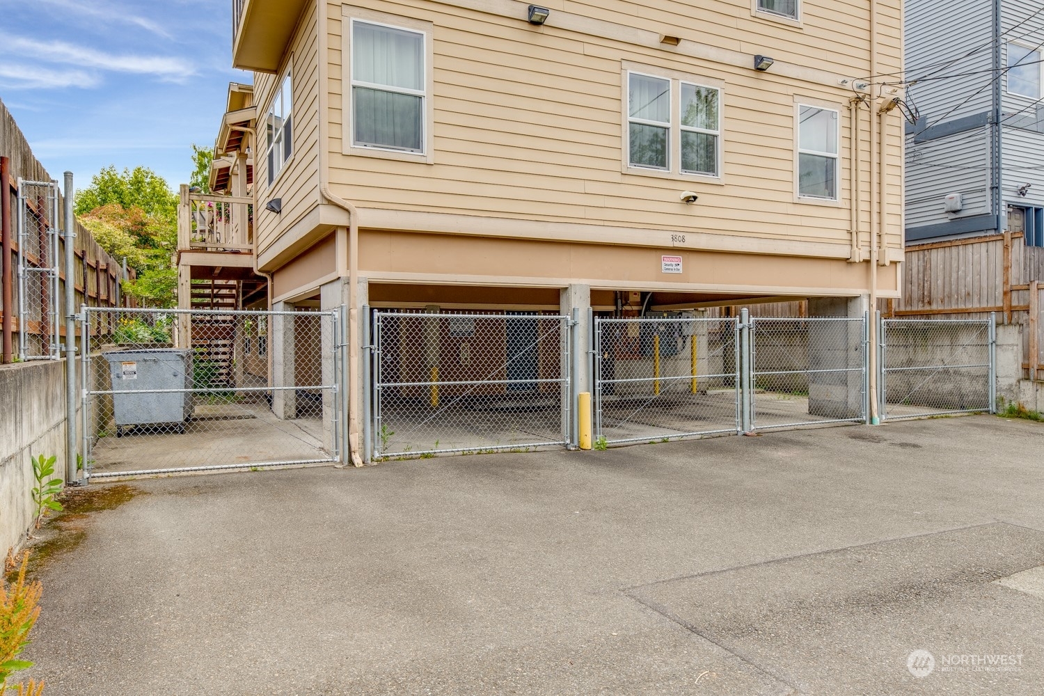 Property Photo:  3808 Hoyt Avenue B  WA 98201 