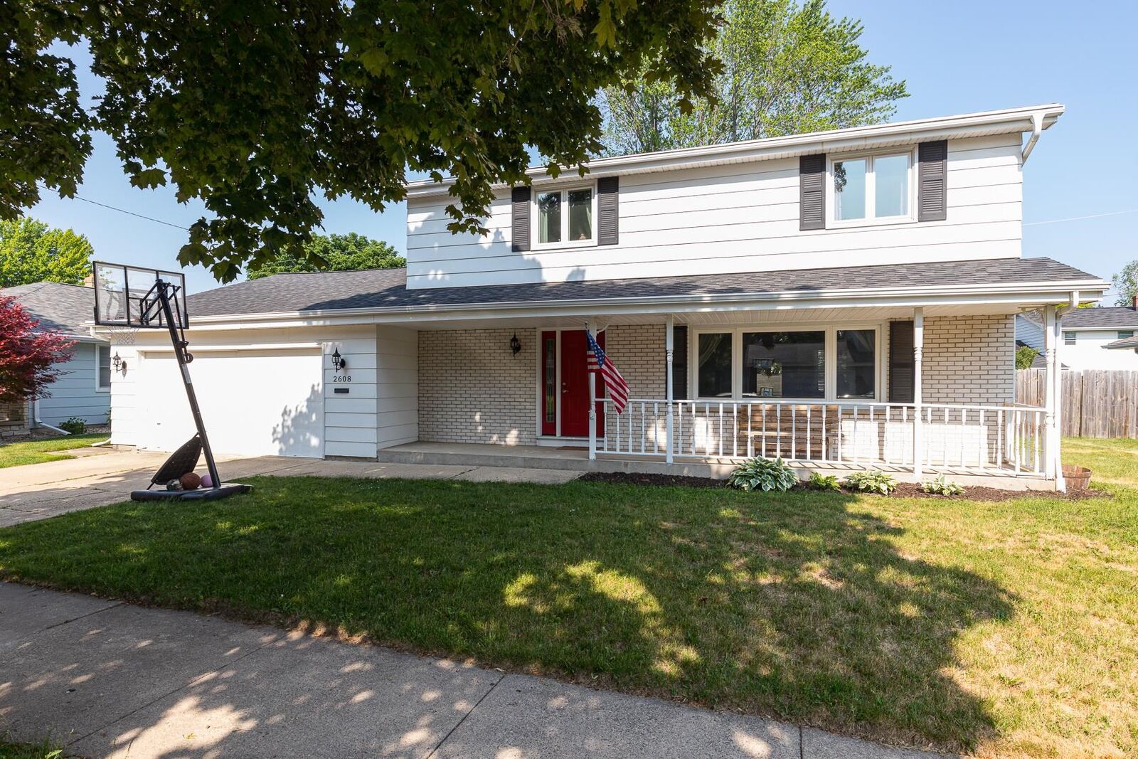 Property Photo: 2608 N Hillwood Court WI 54911
