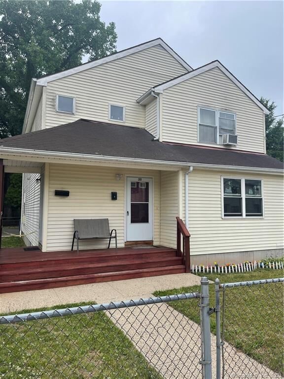 Property Photo:  28 Bond Street  CT 06519 