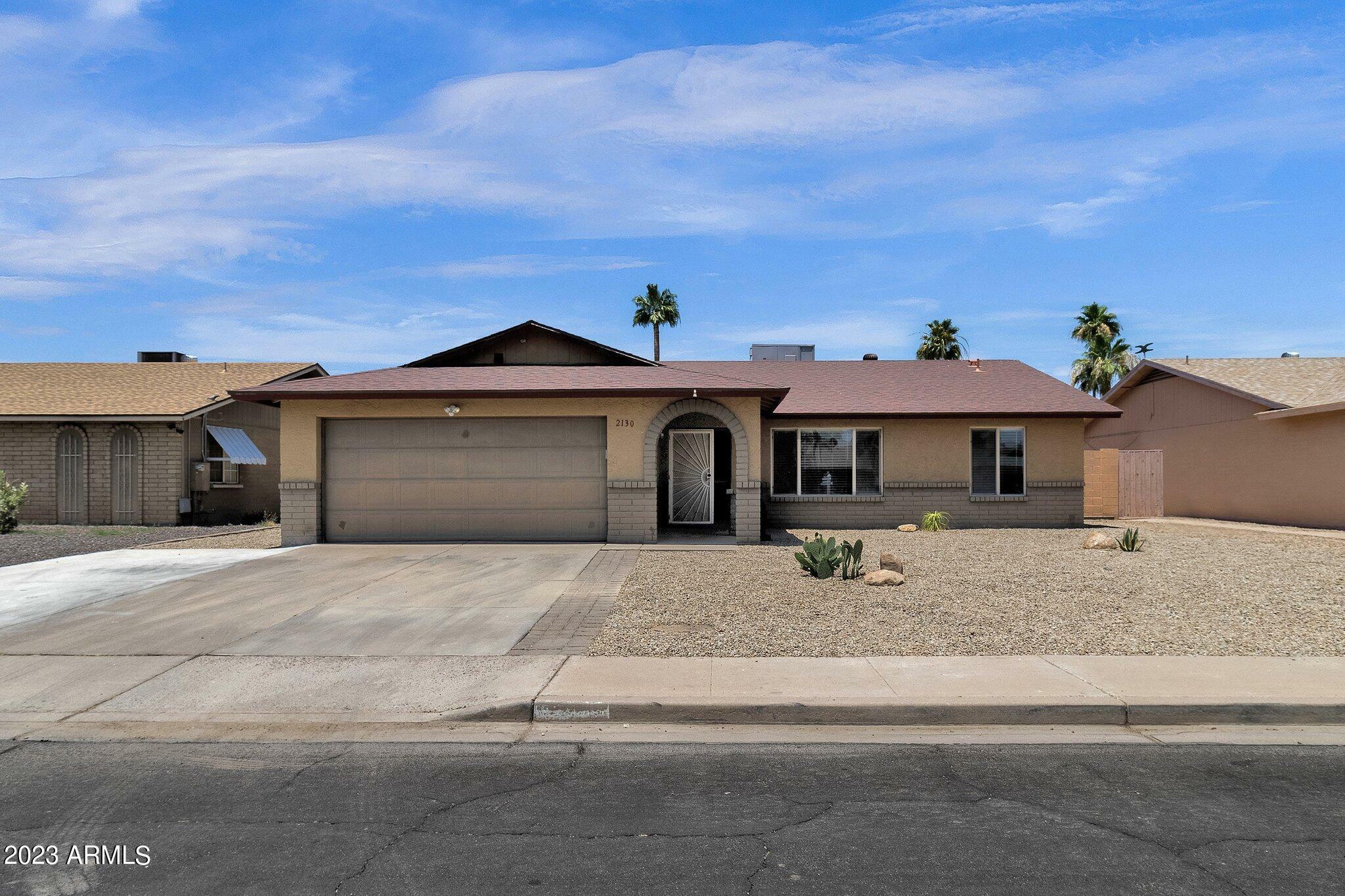 Property Photo:  2130 W Devonshire Street  AZ 85201 