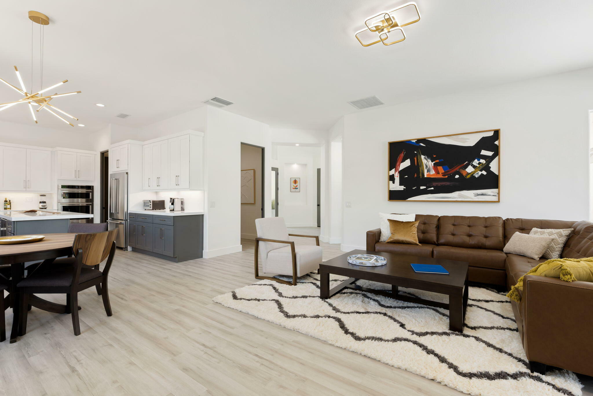 Property Photo: 3 King Edward Court CA 92270