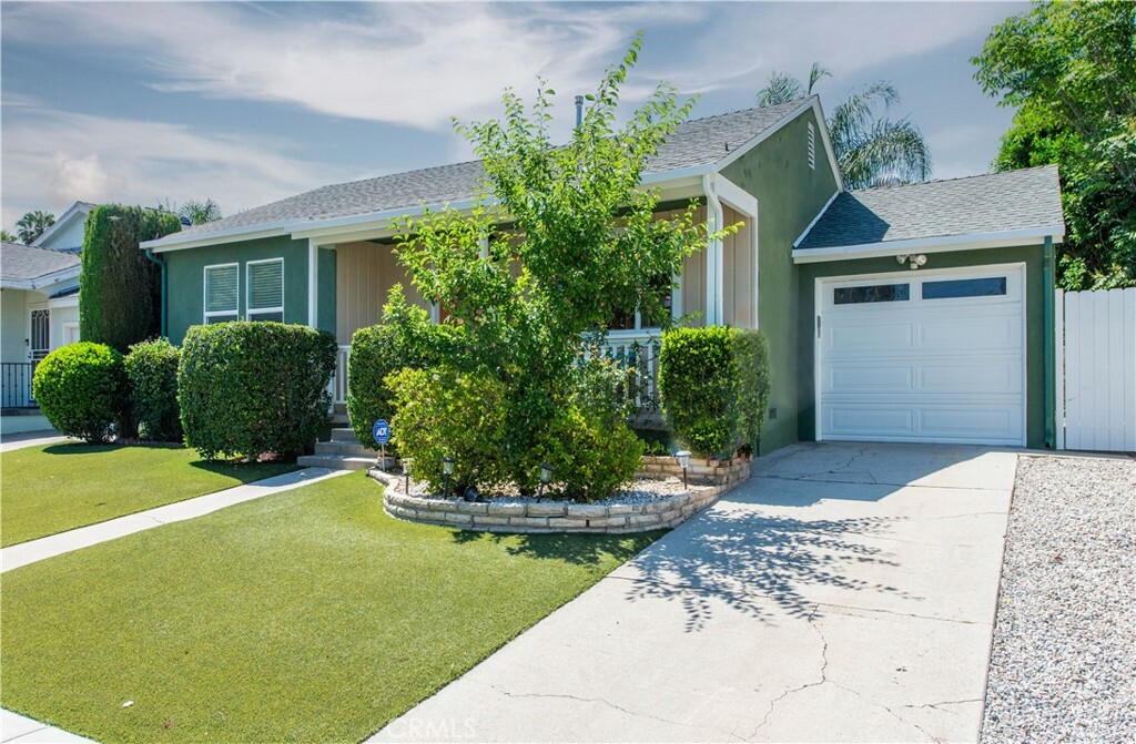 Property Photo:  17728 Miranda Street  CA 91316 