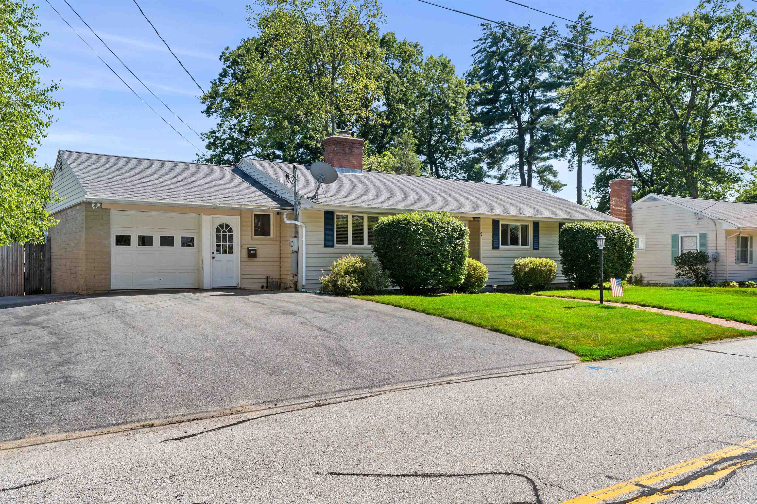Property Photo:  9 Palomino Lane  NH 03110 