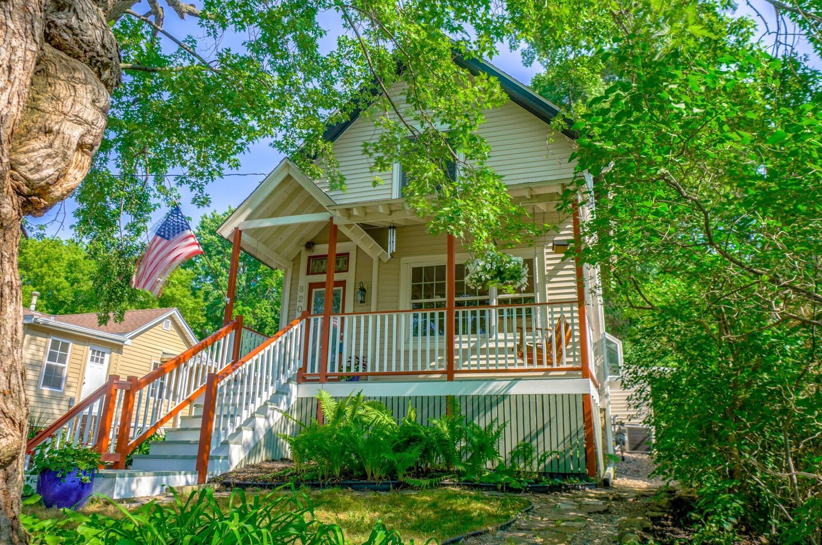 Property Photo: 820 Maple Street W MN 55082