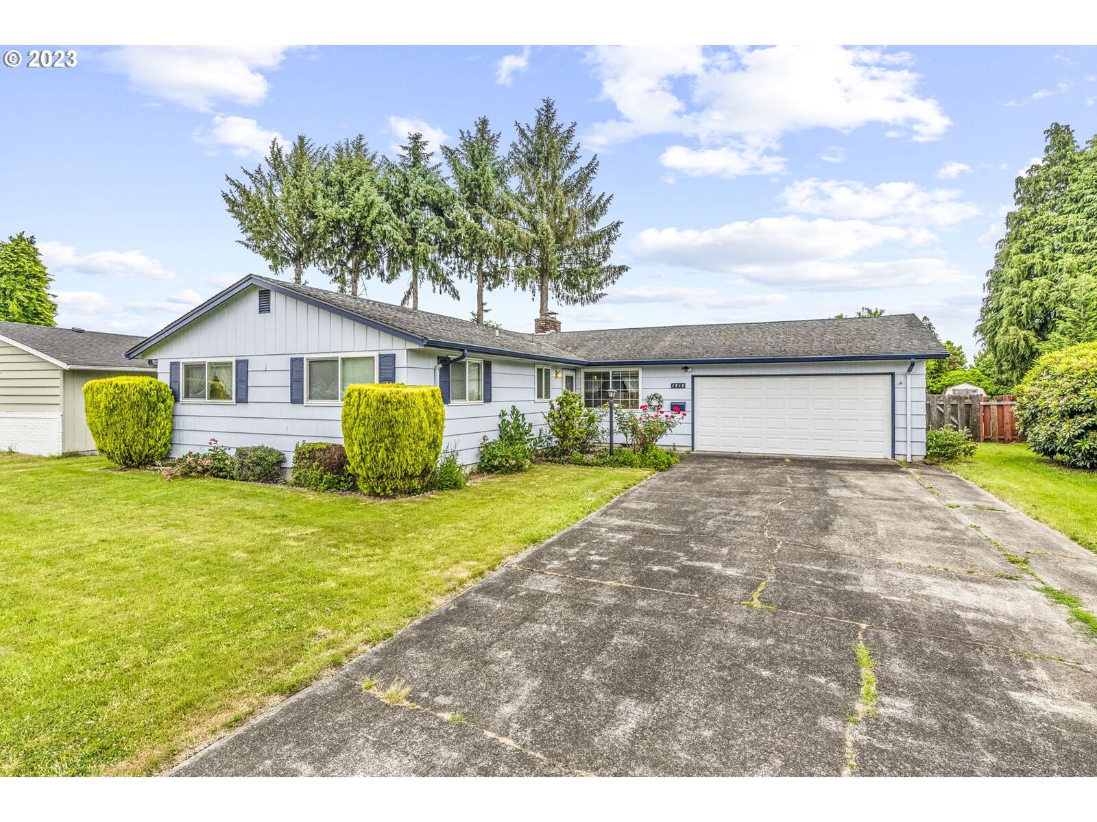 Property Photo: 1710 Susan Ave WA 98632