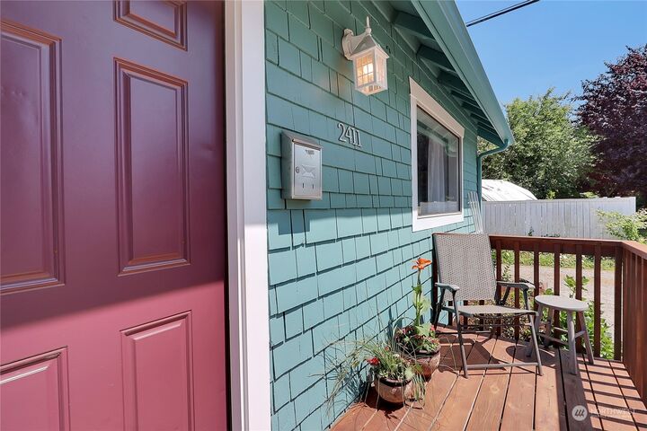 Property Photo:  2411 N 11th Street  WA 98406 
