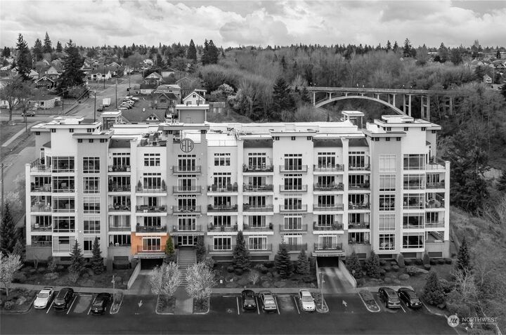Property Photo:  320 E 32nd Street 108  WA 98404 