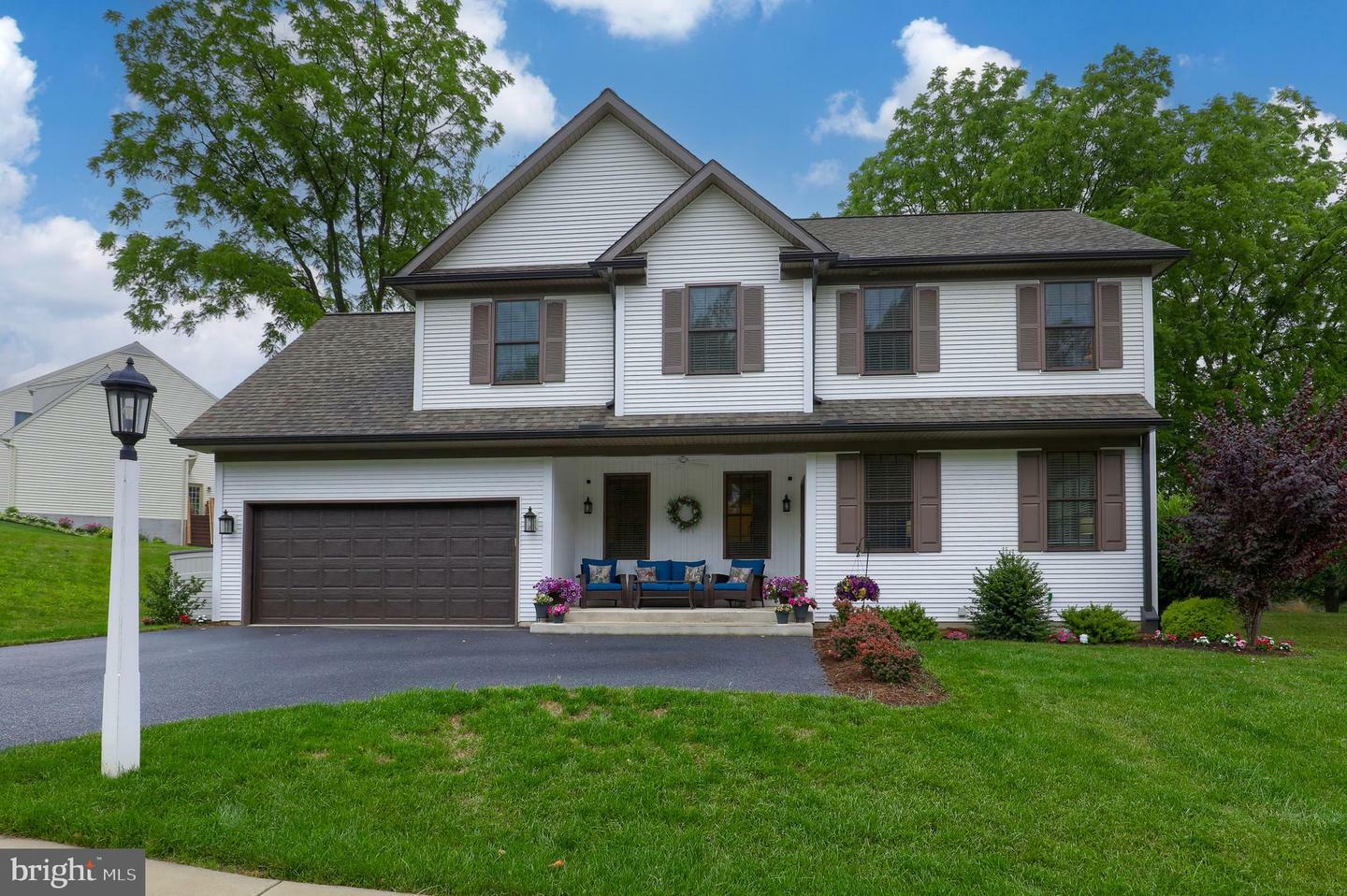 Property Photo:  200 Cottage Lane  PA 17601 