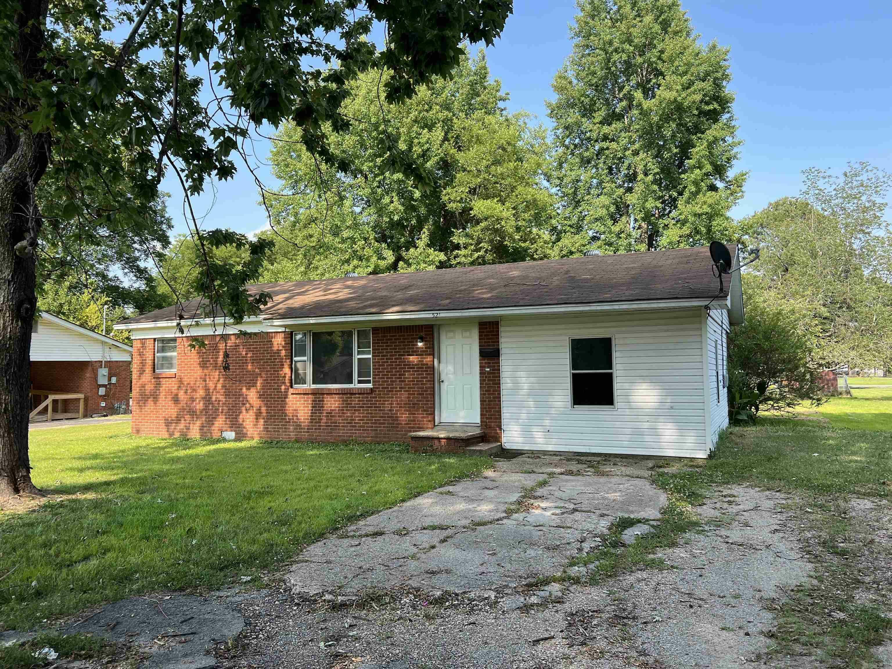 Property Photo:  521 S Clayton St  AR 72461 