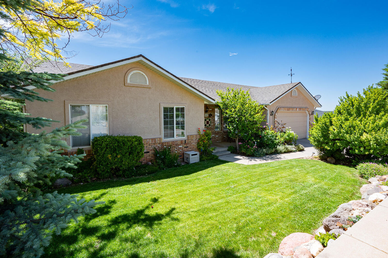 Property Photo:  66 S 2050 W  UT 84720 