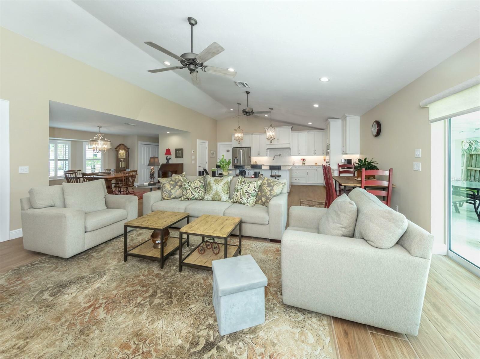 Property Photo: 15 Gulf Manor Drive FL 34285