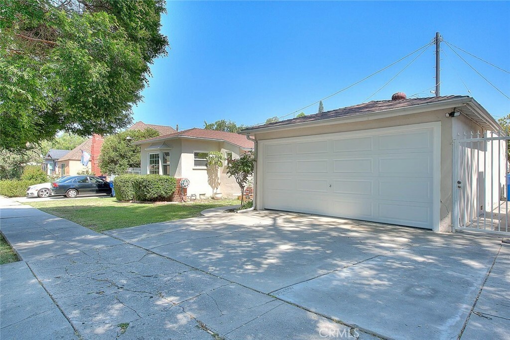 Property Photo: 4683 Paula Street CA 90032
