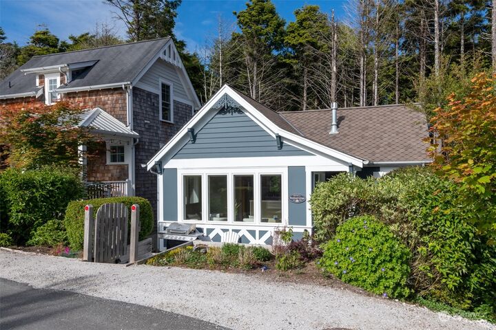 Property Photo:  61 Sellwood Lane  WA 98571 