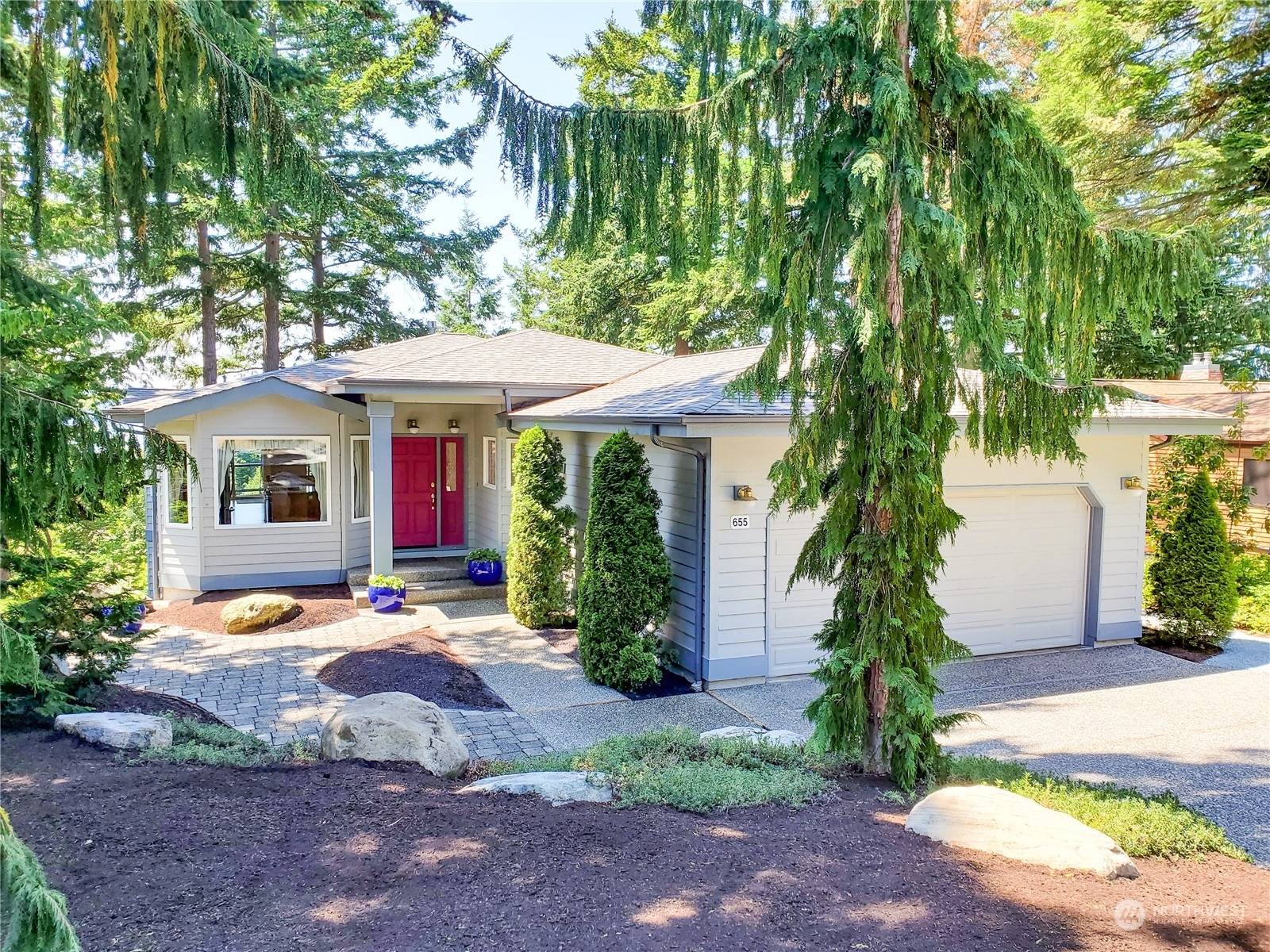 Property Photo: 655 Muckleshoot Circle WA 98257