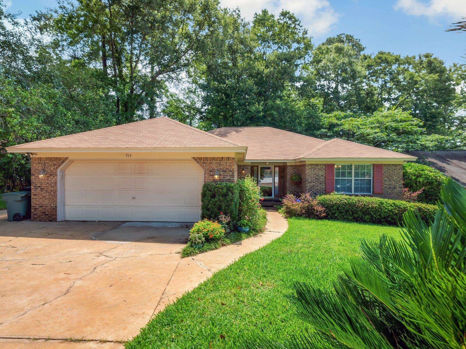 Property Photo:  715 Red Fern Road  FL 32308 