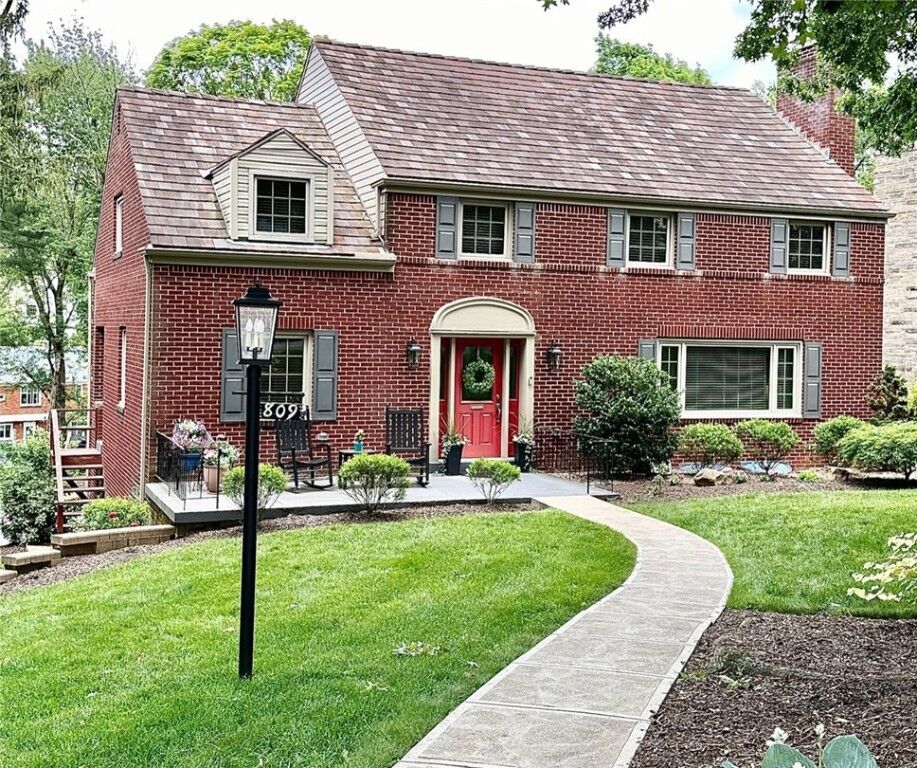 Property Photo:  809 Eisenhower Drive  PA 15228