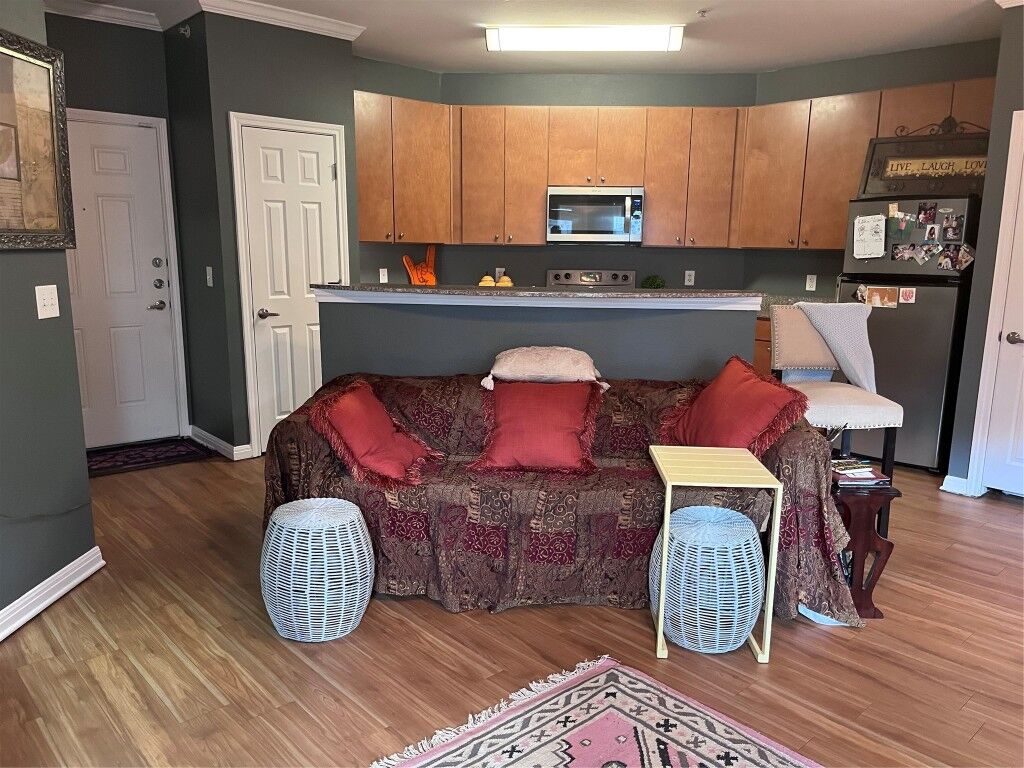 Property Photo:  2502 Leon Street 411  TX 78705 