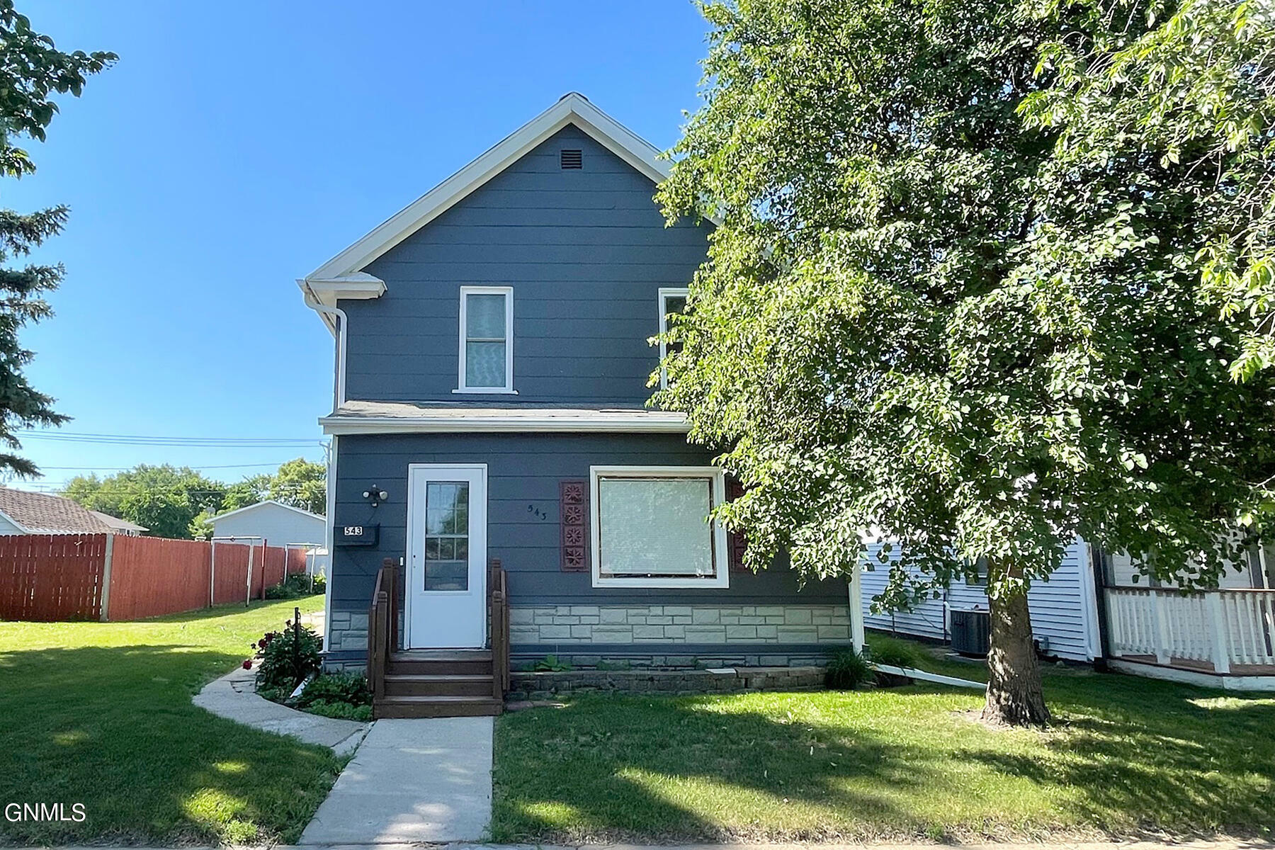 Property Photo:  543 1st Street W  ND 58401 