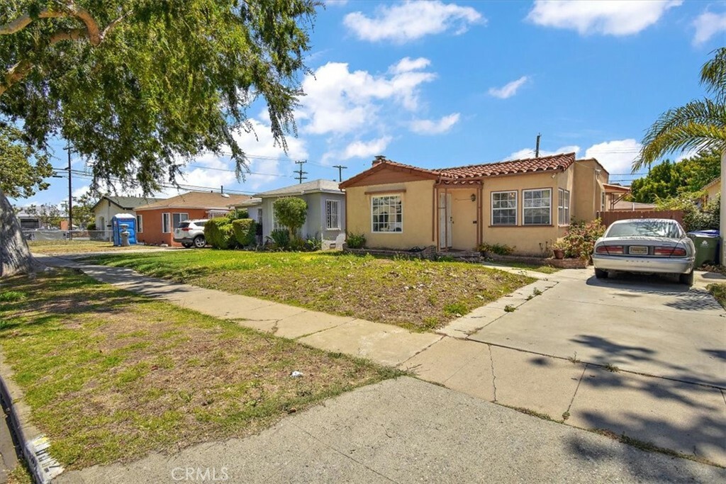 Property Photo:  8912 S Manhattan Place  CA 90047 