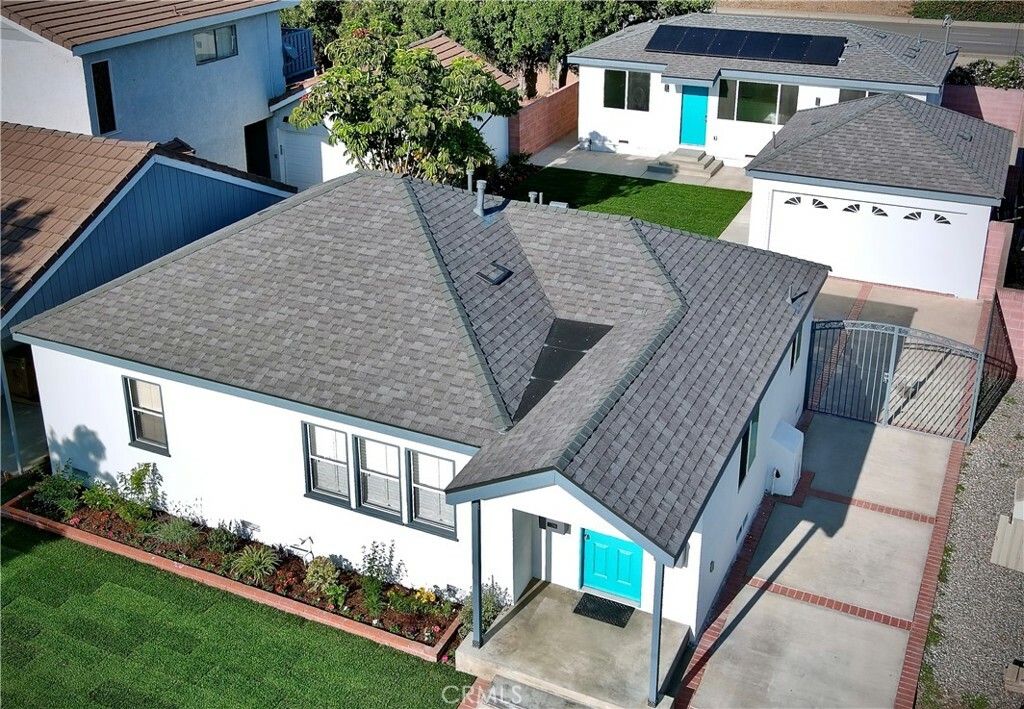 Property Photo:  2258 Roswell Ave  CA 90815 